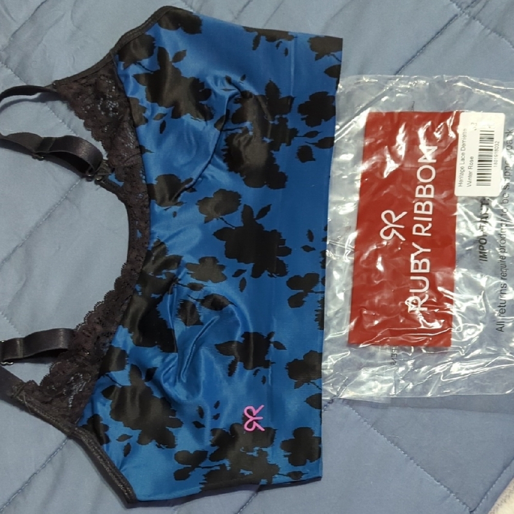 Ruby Ribbon Women's Blue and Black Intimate Top